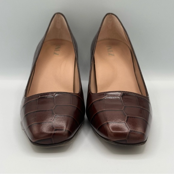 Inez Frida Heels in Mocha Croco | Brown Croc Embossed Leather Block Heel Pumps - Picture 4 of 10